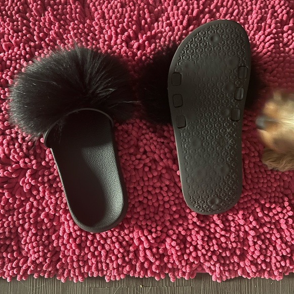 Black Fur Fluff Slides Sandals - Picture 2 of 2